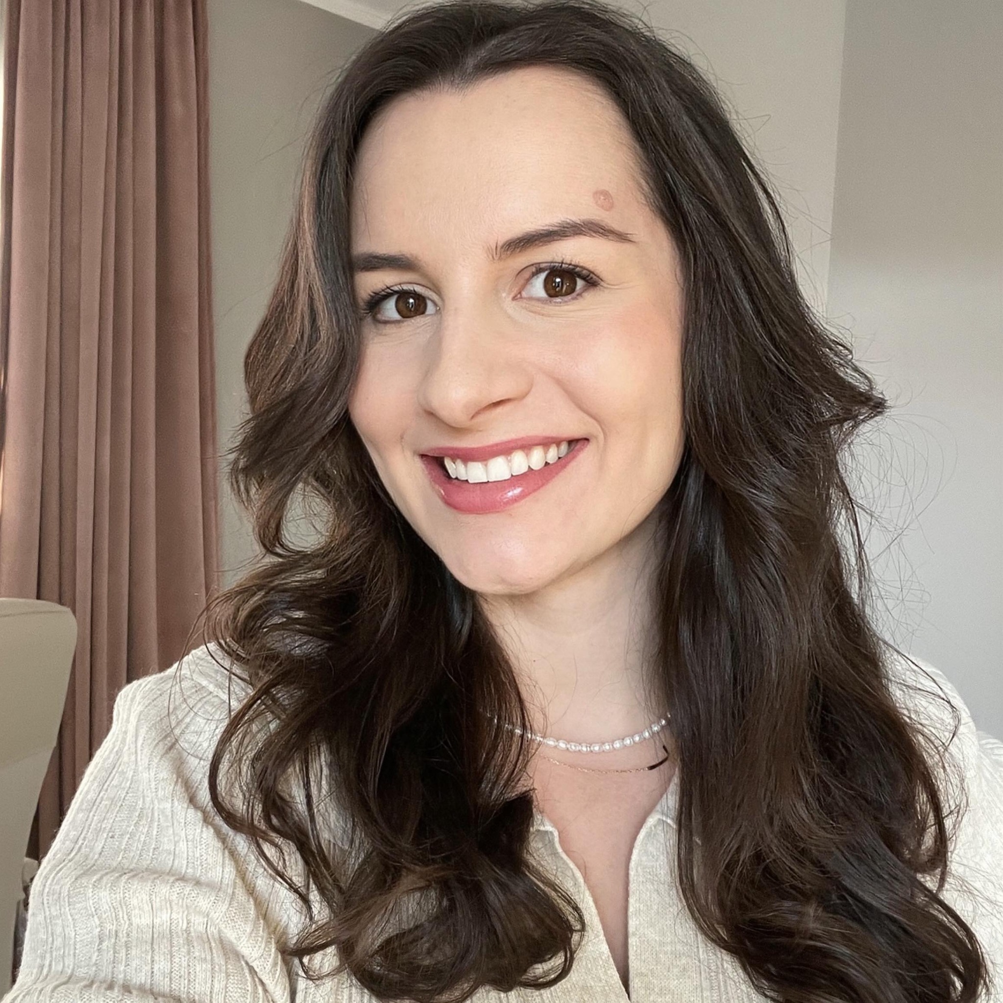 Dr Alexandra Romocea